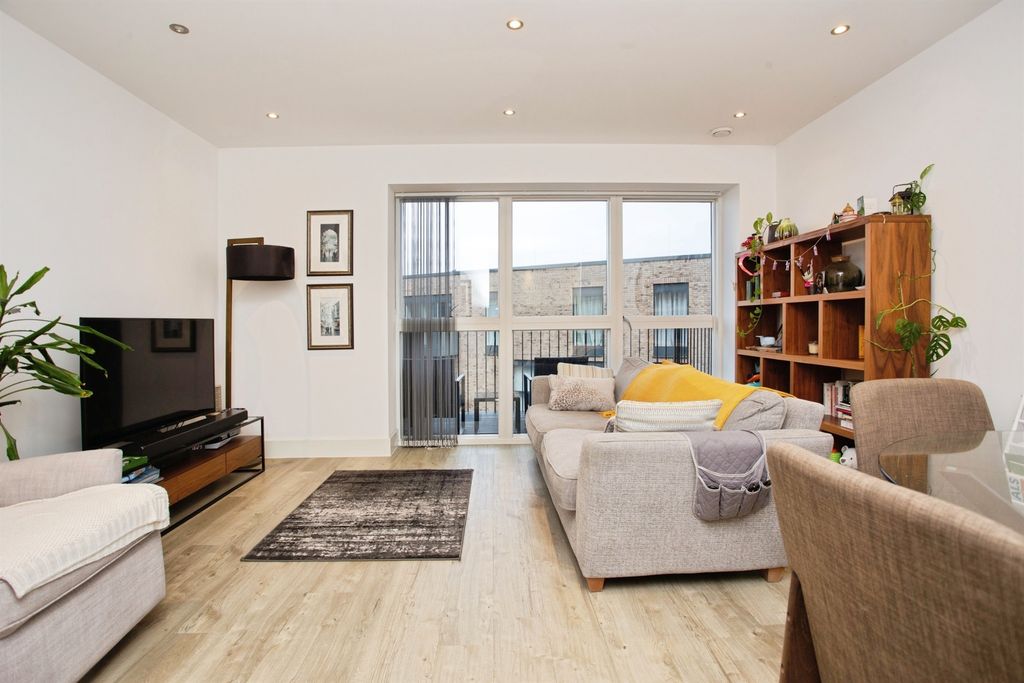 Property photo 2 of 12