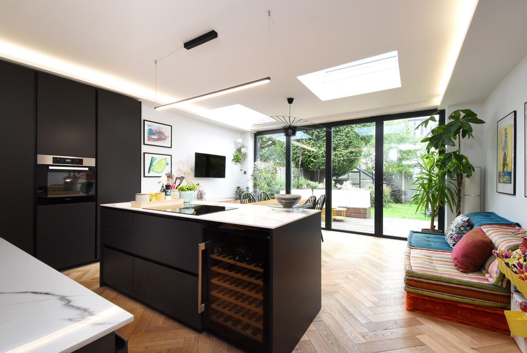 Property photo 1 of 33
