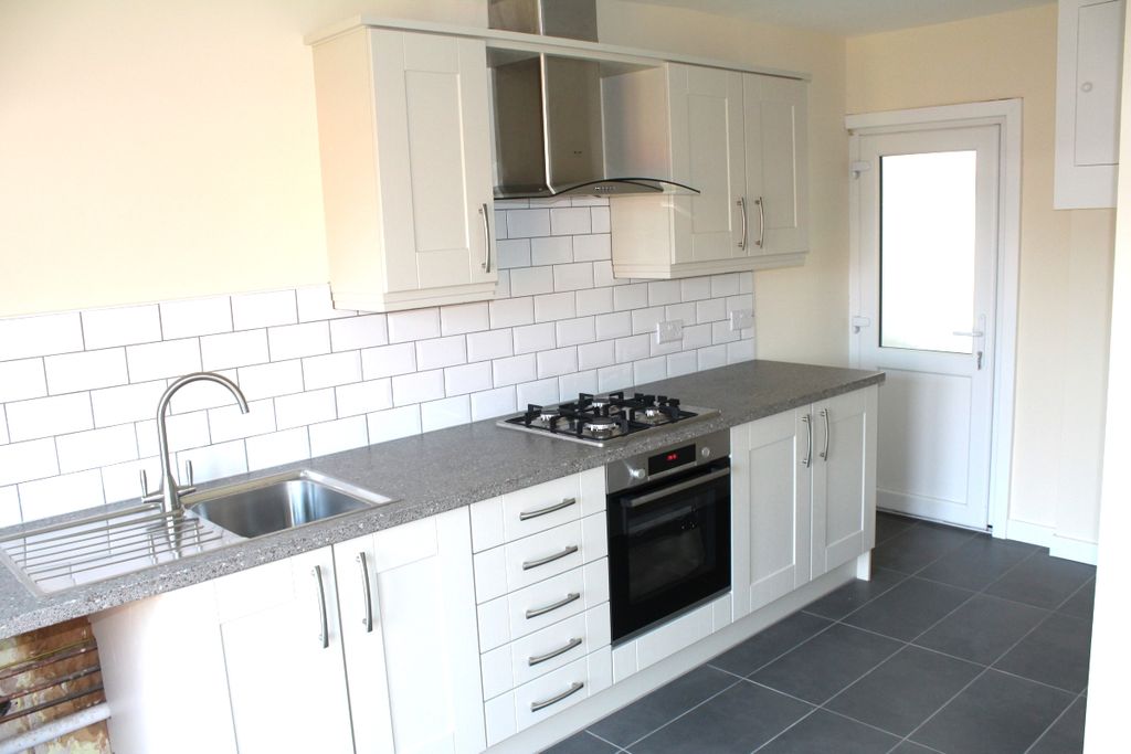 Property photo 3 of 9 Breakfast Kitchen