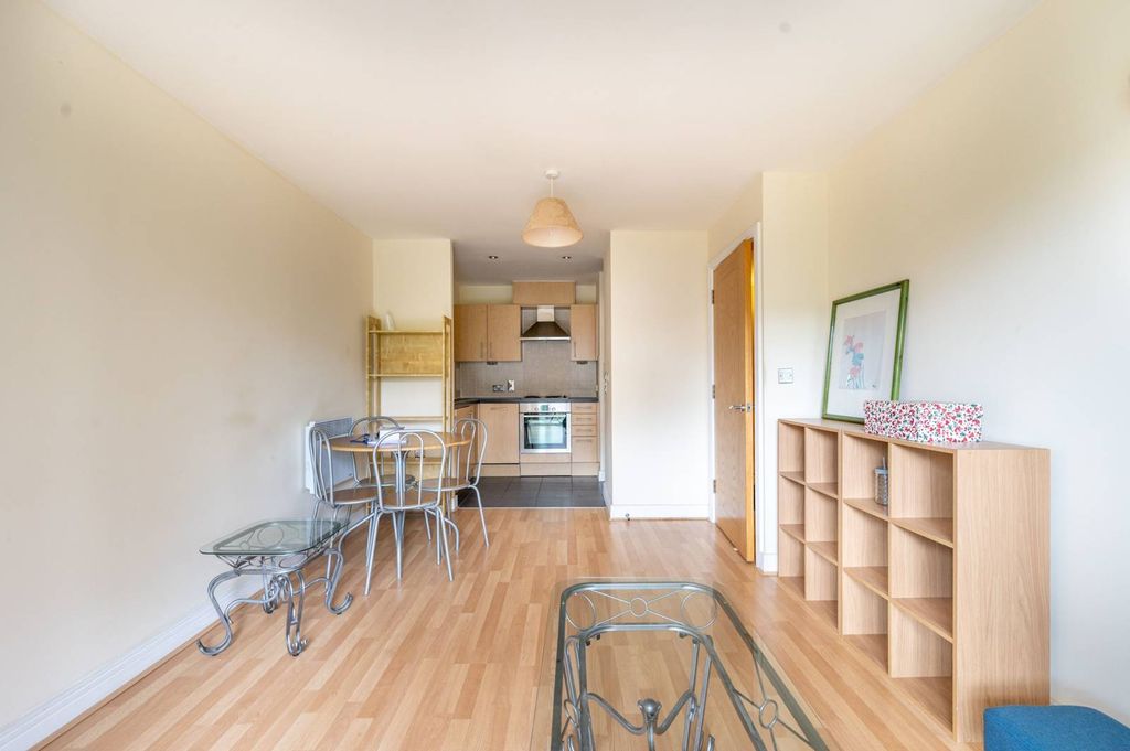 Property photo 3 of 9