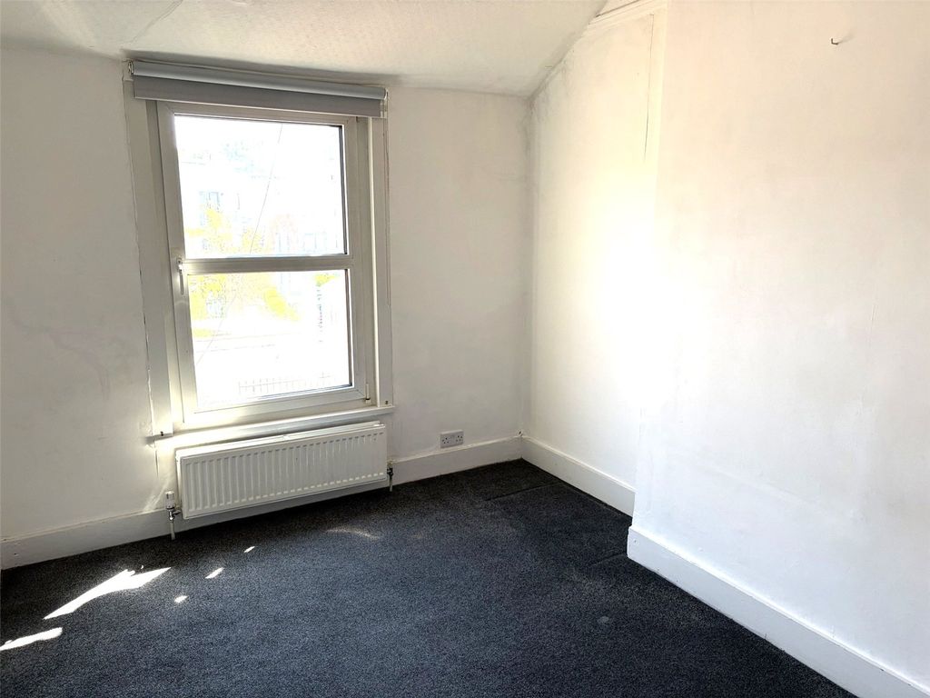 Property photo 3 of 7 Picture No. 04