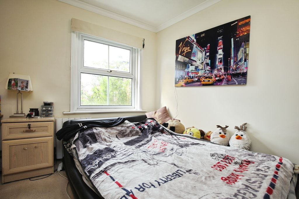 Property photo 2 of 17