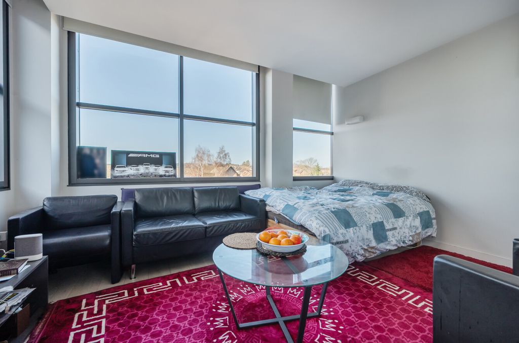 Property photo 3 of 10 1374274-8-69453E5...