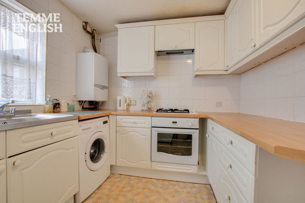 Property photo 2 of 23