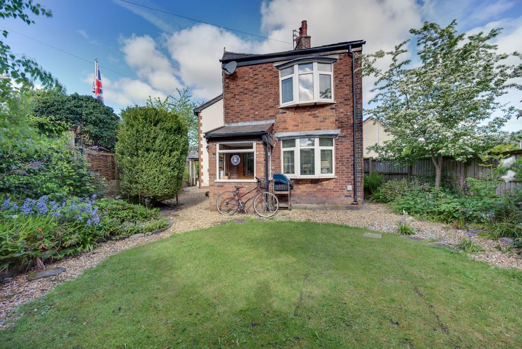Property photo 2 of 31
