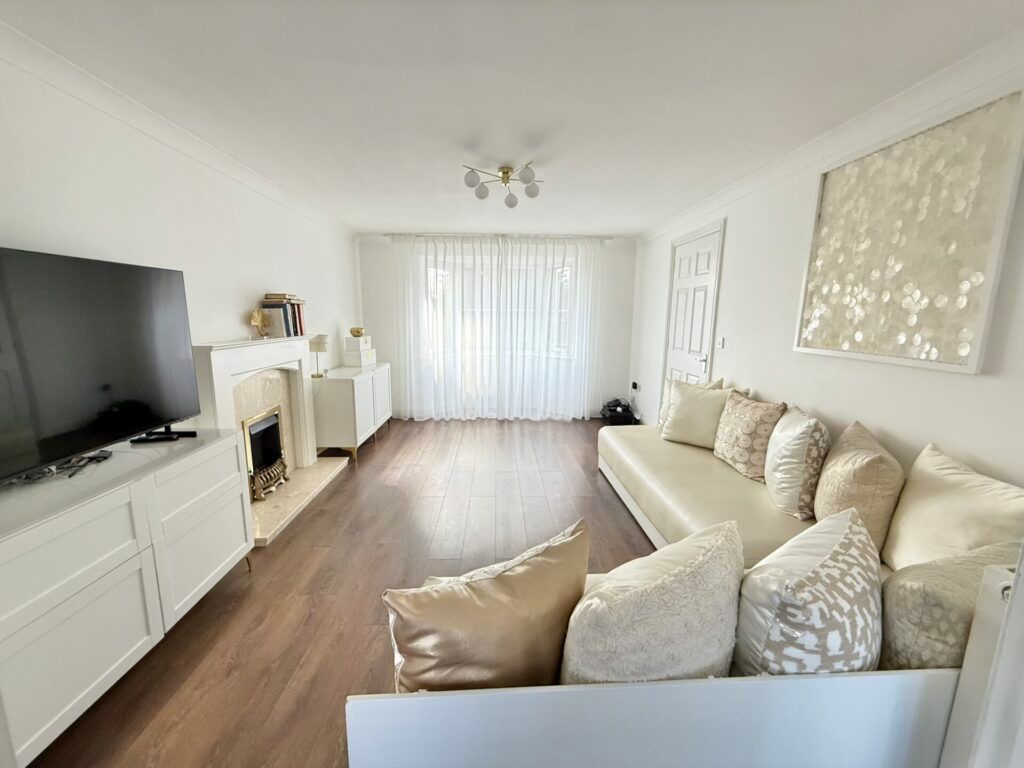 Property photo 3 of 24