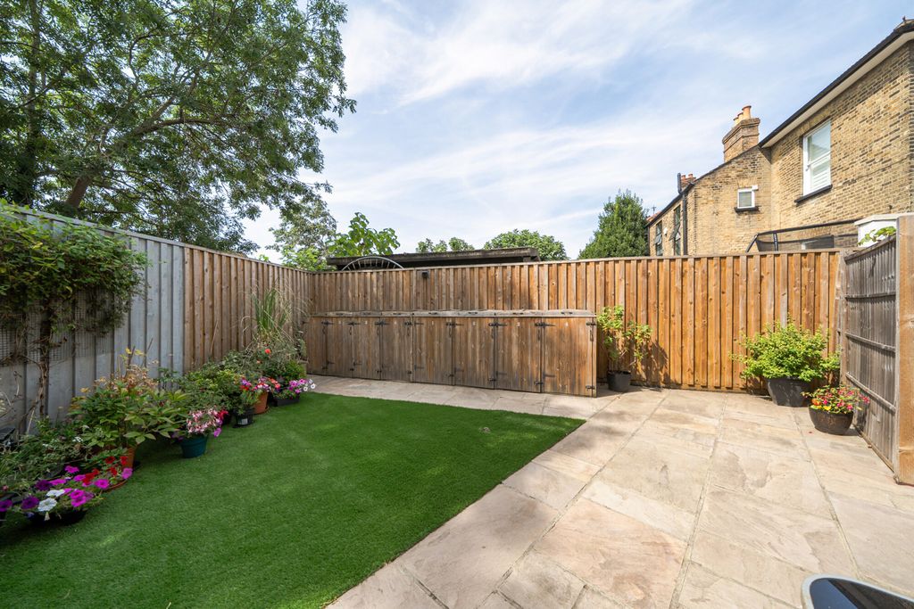Property photo 3 of 16 4-6A63402F830F3-1...
