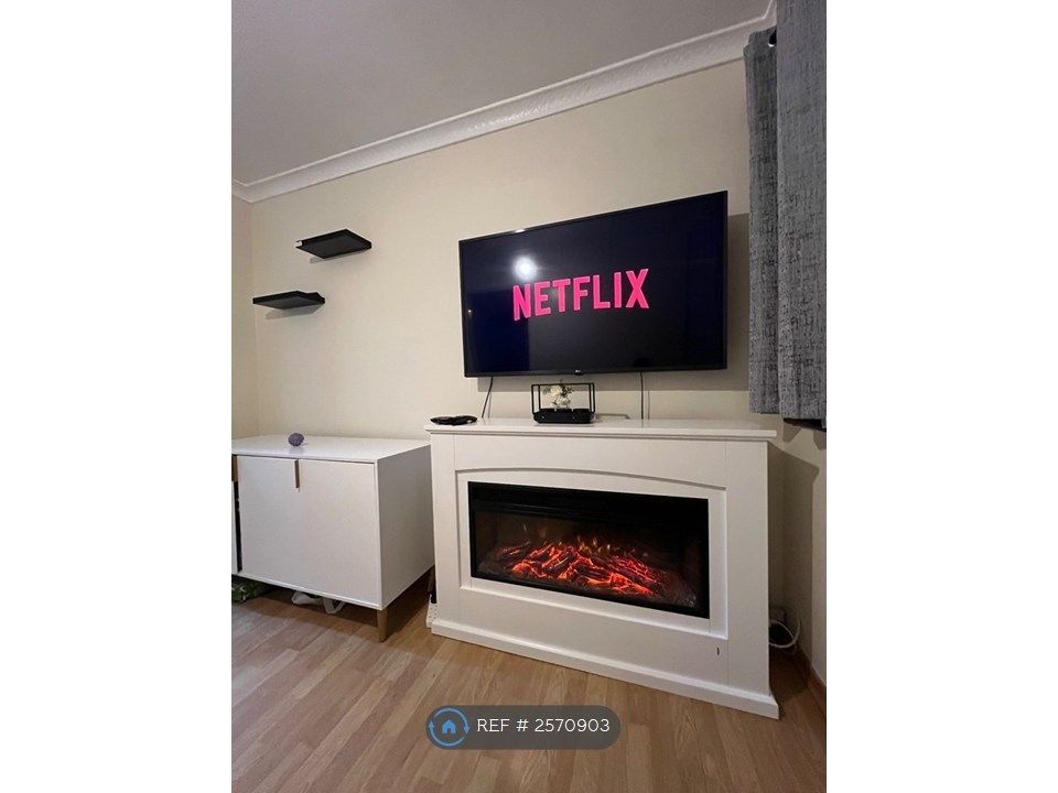 Property photo 3 of 9 Private Lounge