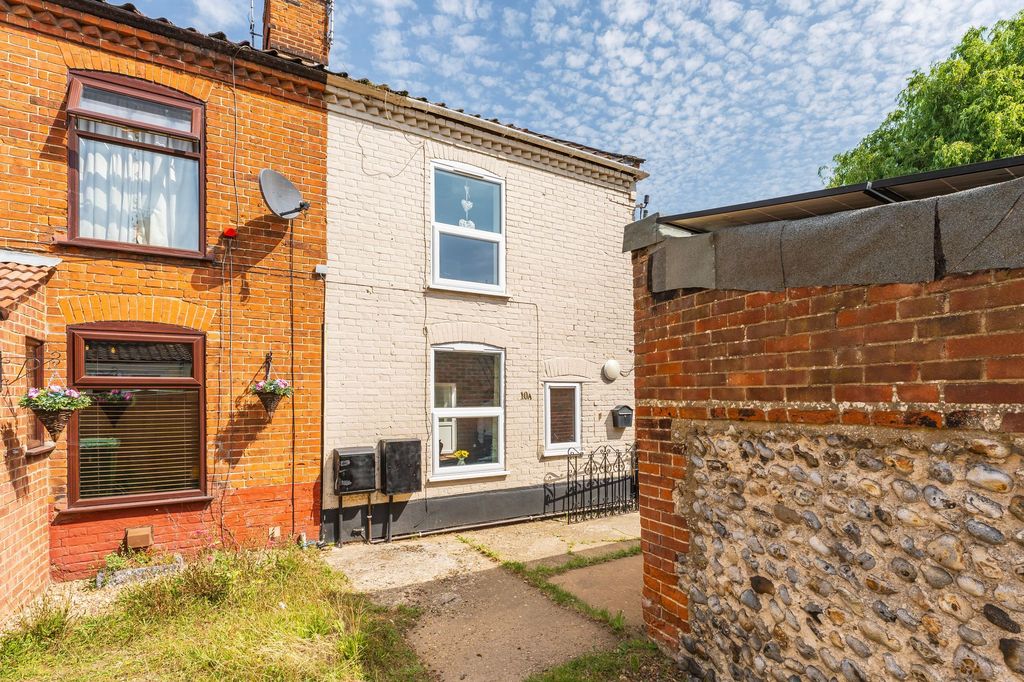 Property photo 1 of 18