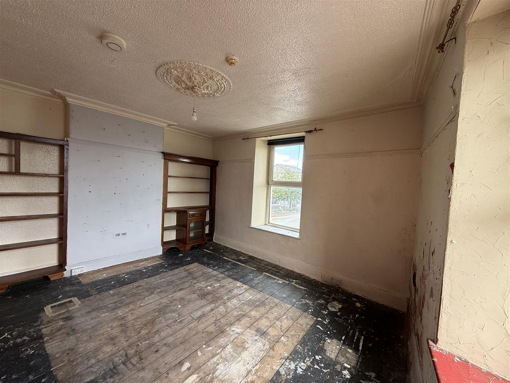 Additional image 9 of 3 bed flat for saleY Maes, Pwllheli LL53