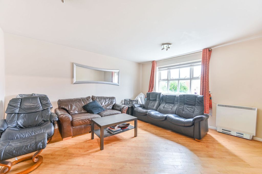 Property photo 1 of 8