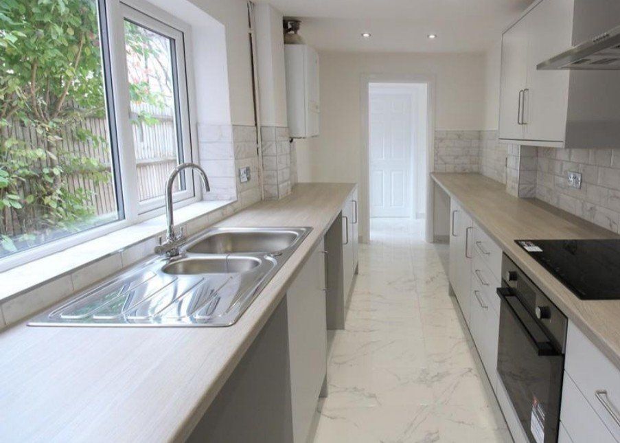 Property photo 2 of 12 Picture No. 14