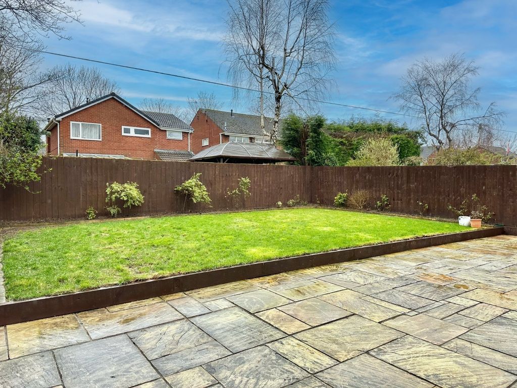 Property photo 3 of 11 Garden