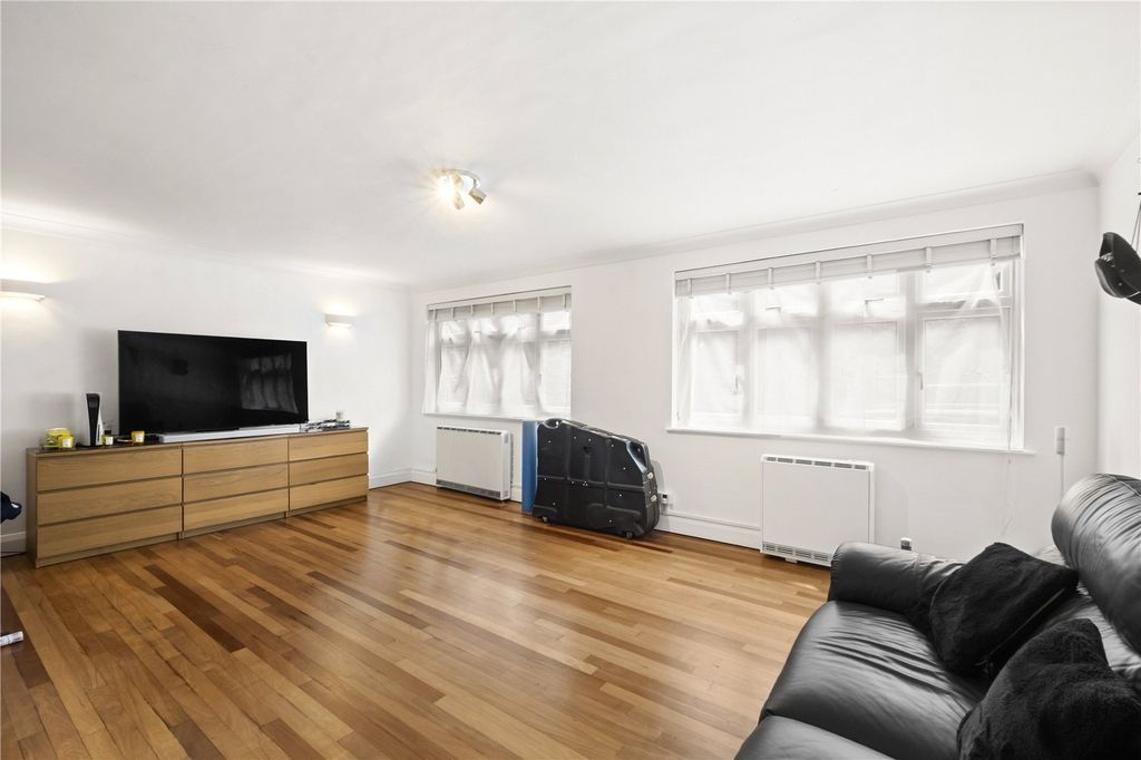 Property photo 3 of 8 Reception Room