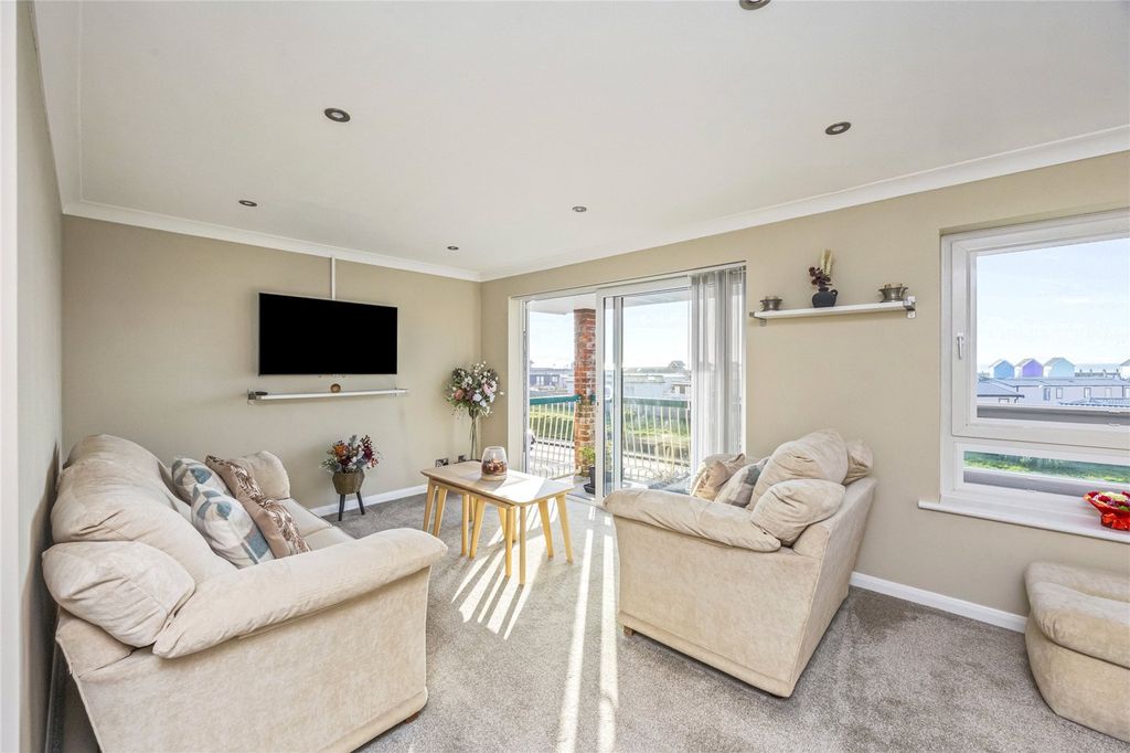 Property photo 2 of 20 Picture No. 23