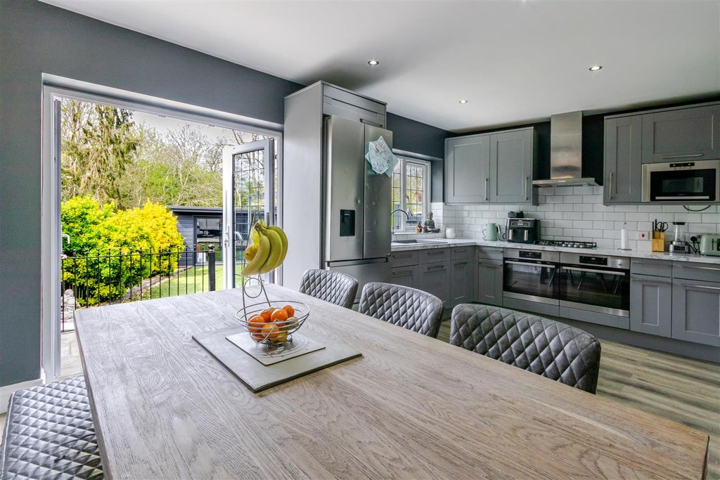 Property photo 2 of 26