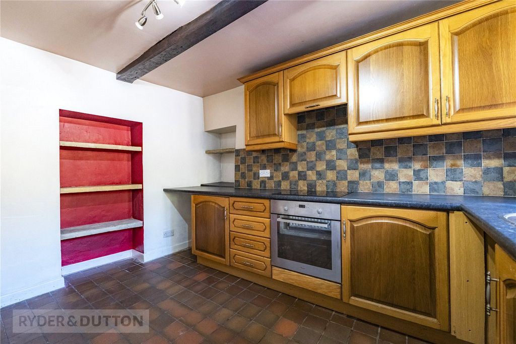 Property photo 3 of 14 Kitchen