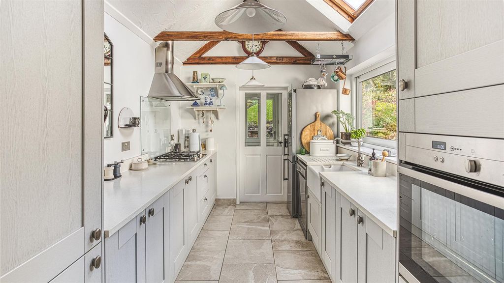 Property photo 3 of 24