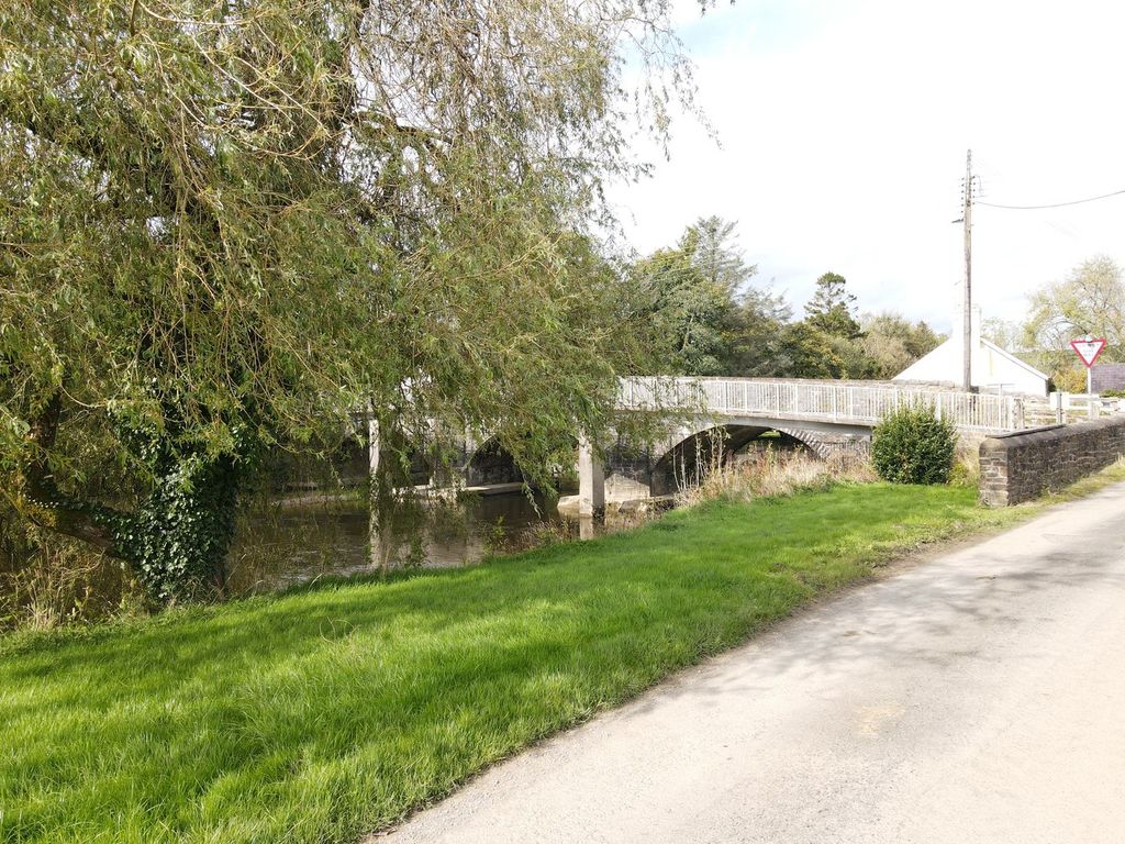 Property photo 3 of 34