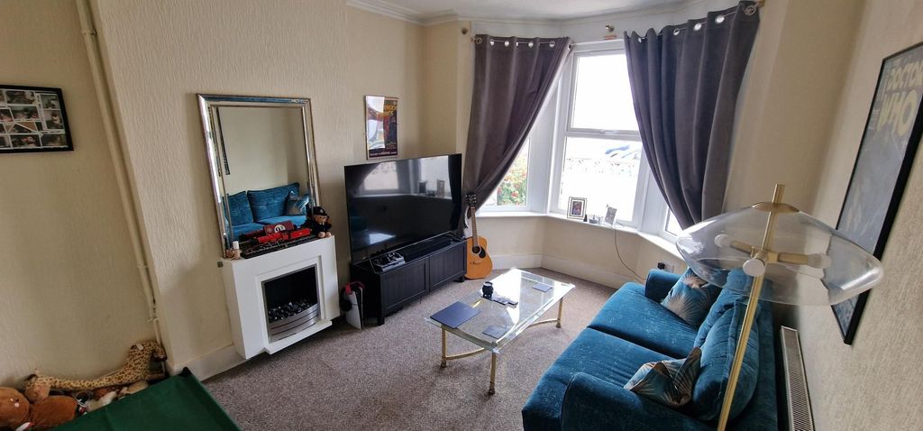 Property photo 2 of 14