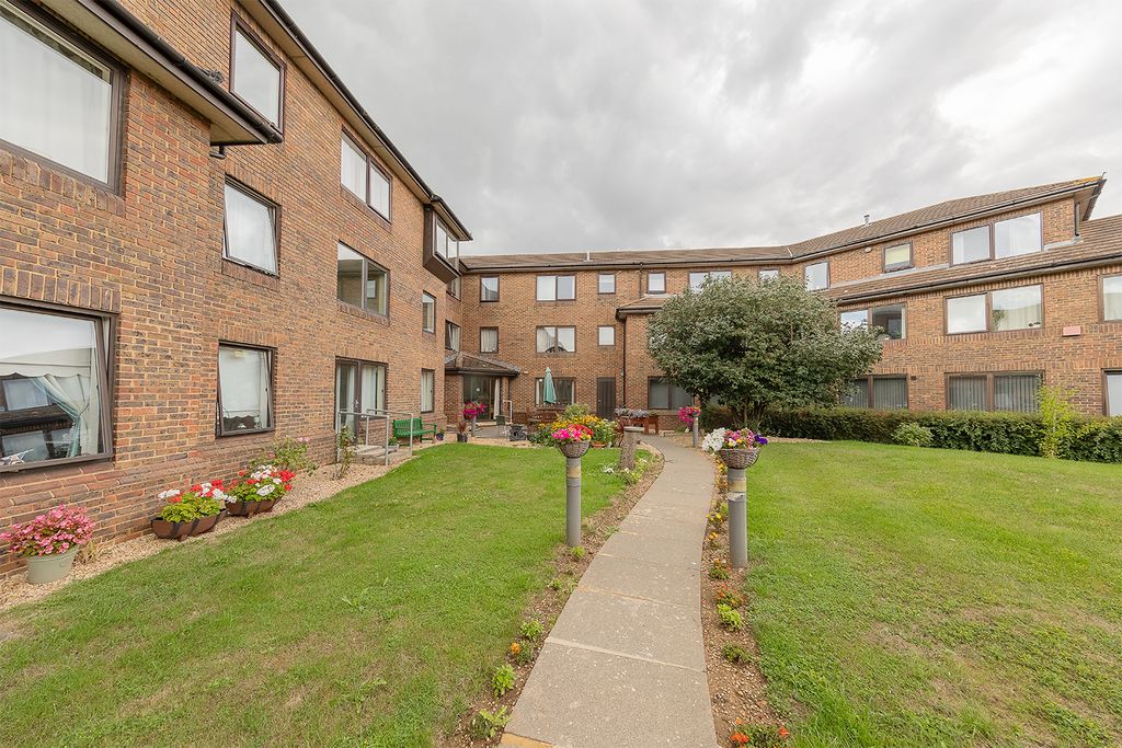 Property photo 1 of 25
