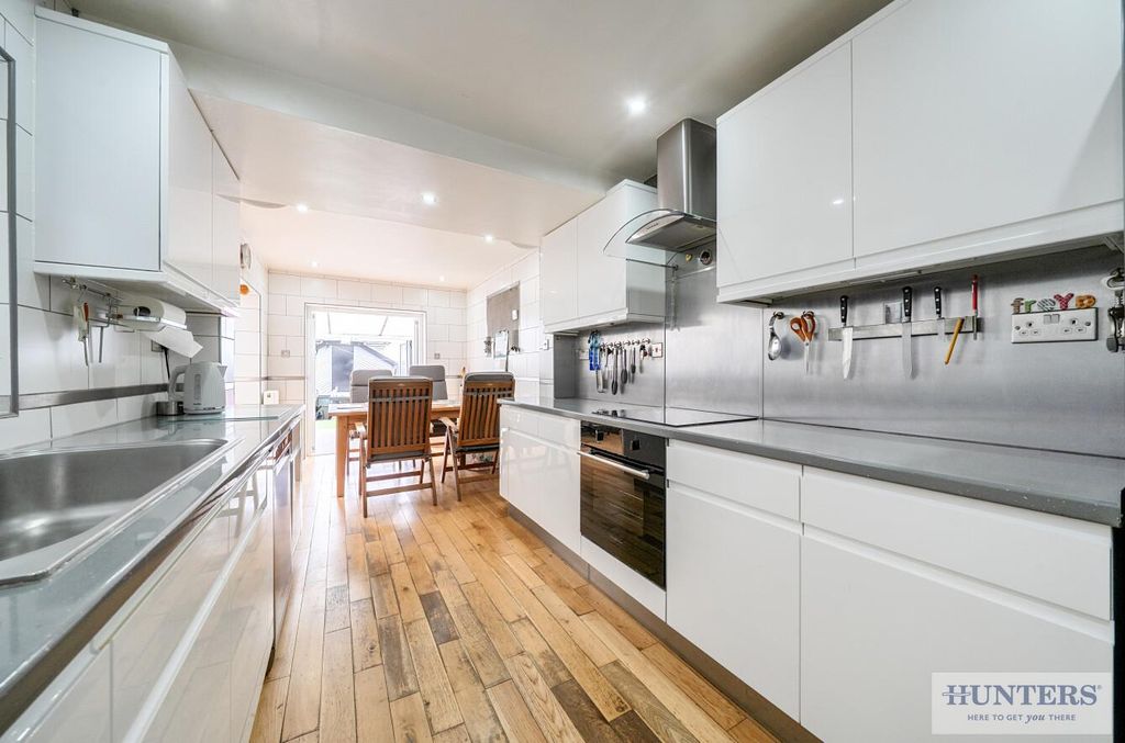 Property photo 3 of 24 B337E9ba-837c-43A5-ba35-844B4072B077.Jpg