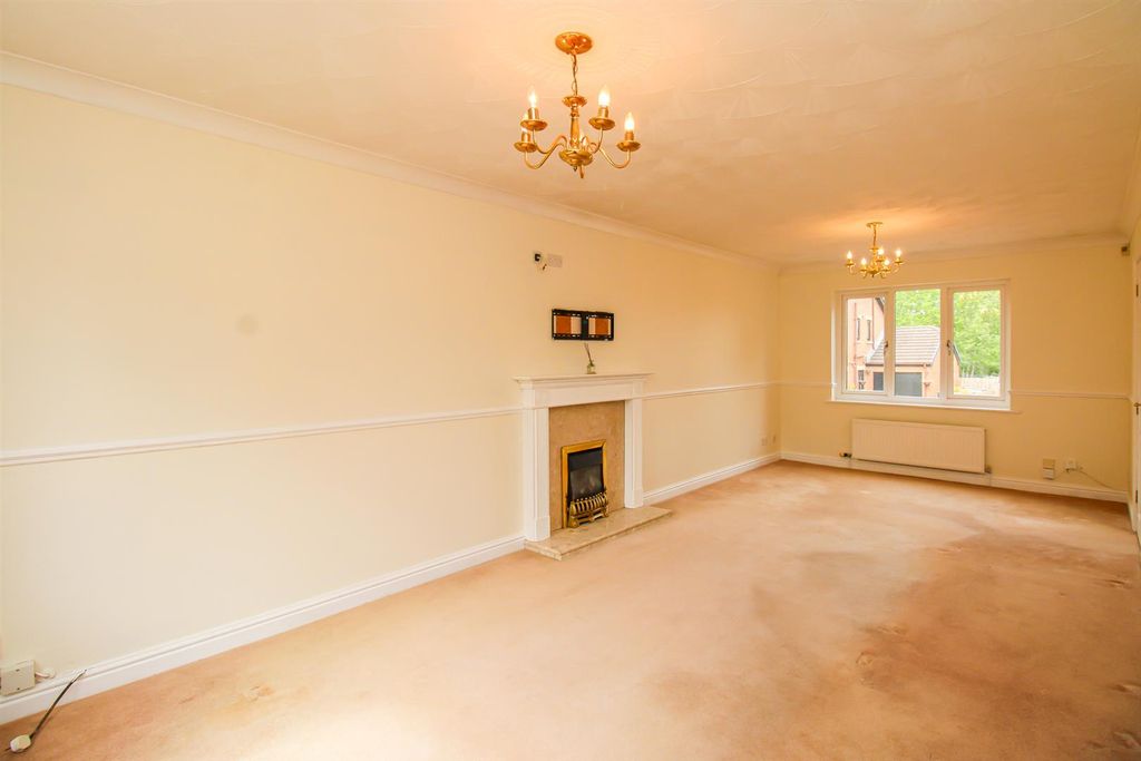 Property photo 2 of 15 Living Room
