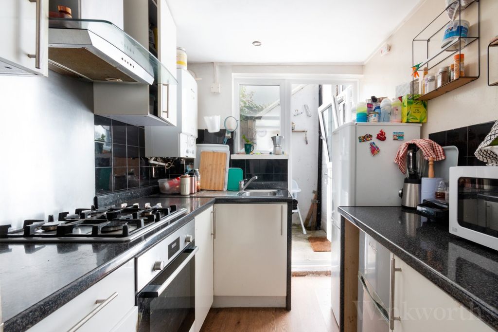 Property photo 3 of 8 Picture No. 02