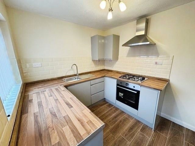 Property photo 2 of 10 Pbox-Img.Jpg