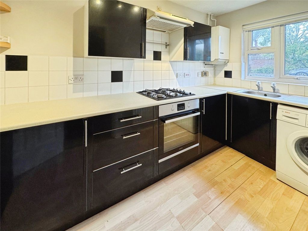 Property photo 2 of 12 Picture No. 17