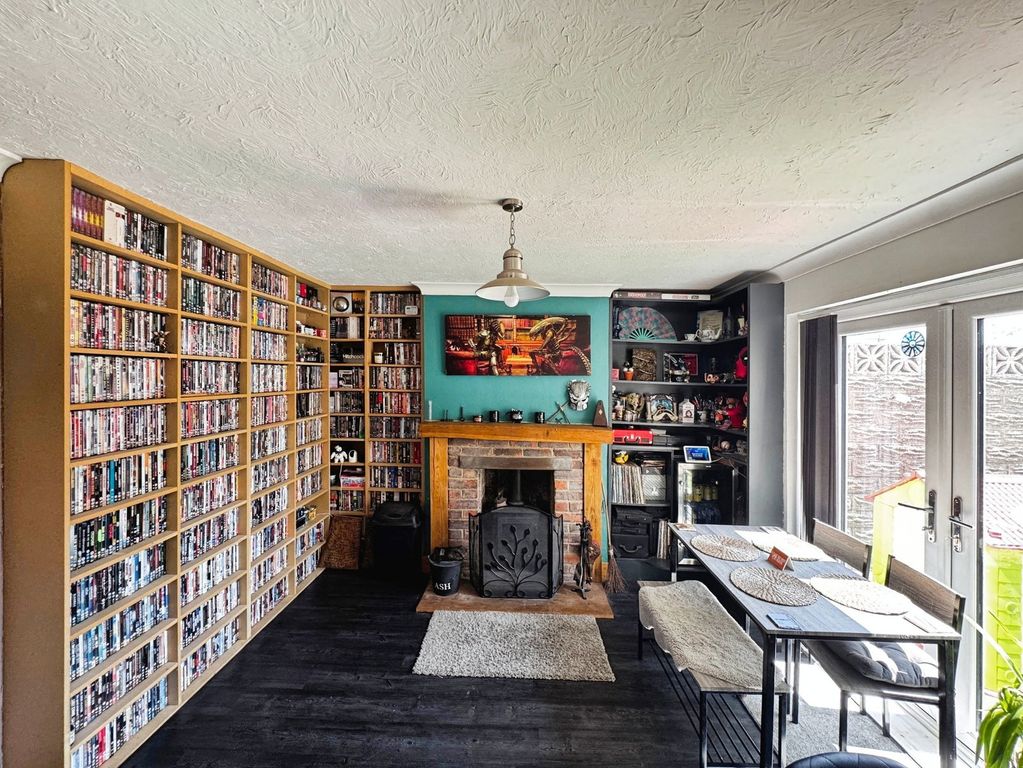 Property photo 3 of 23