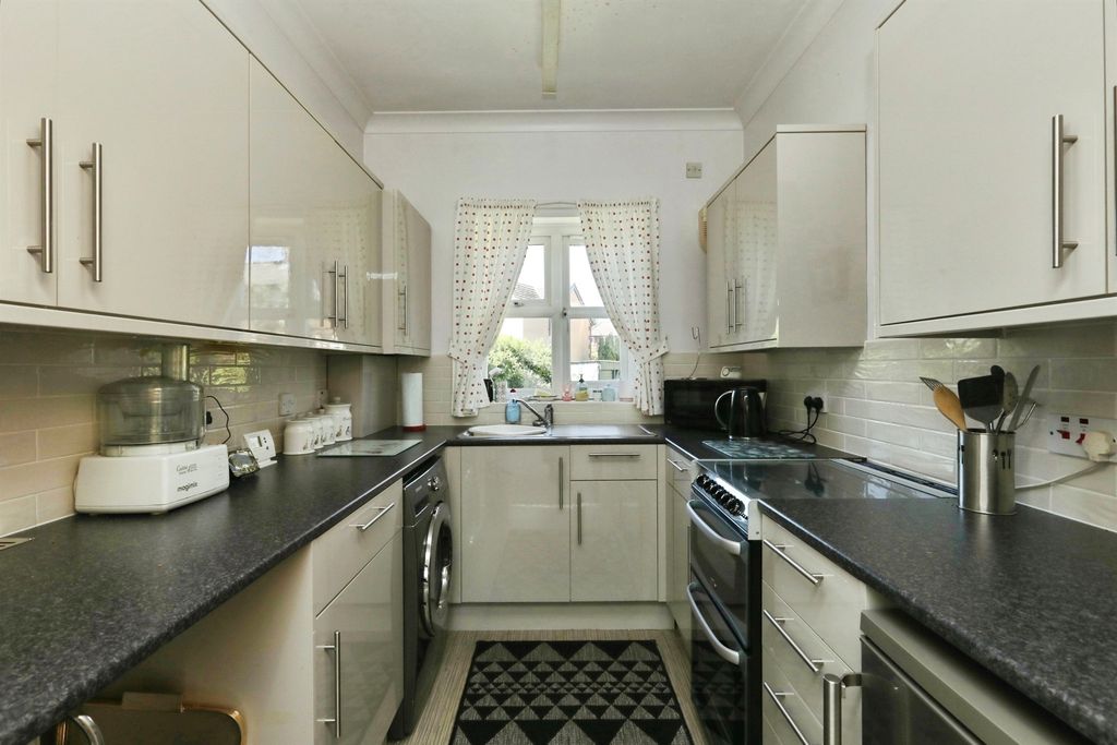 Property photo 3 of 9