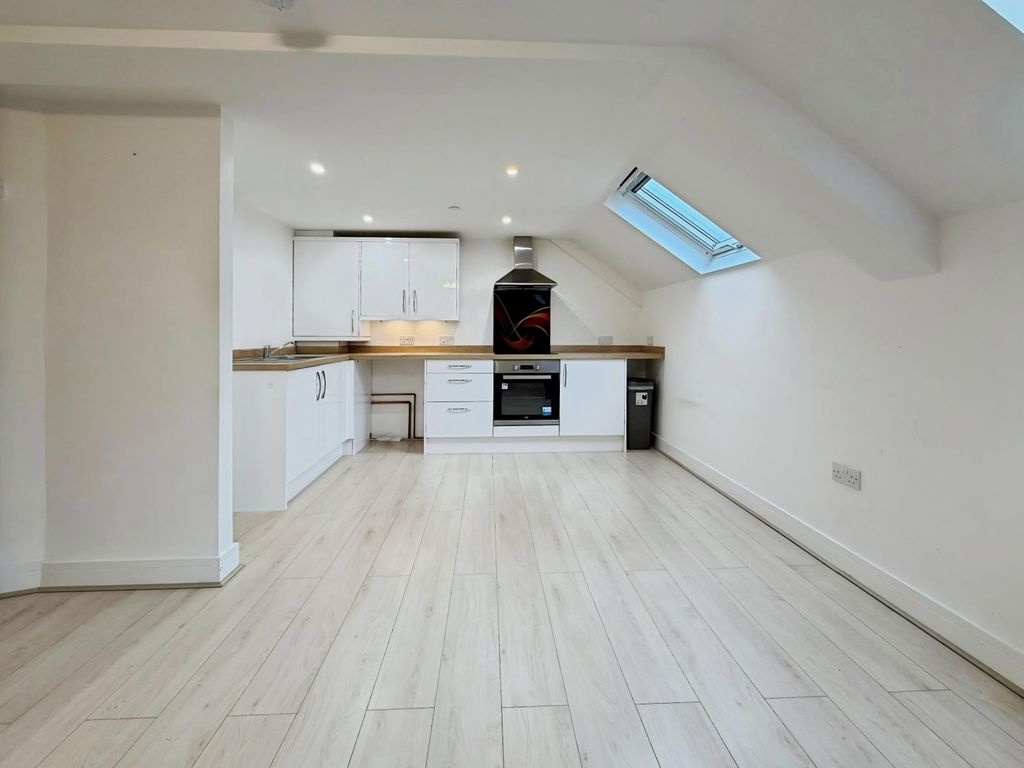 Property photo 3 of 11 Image