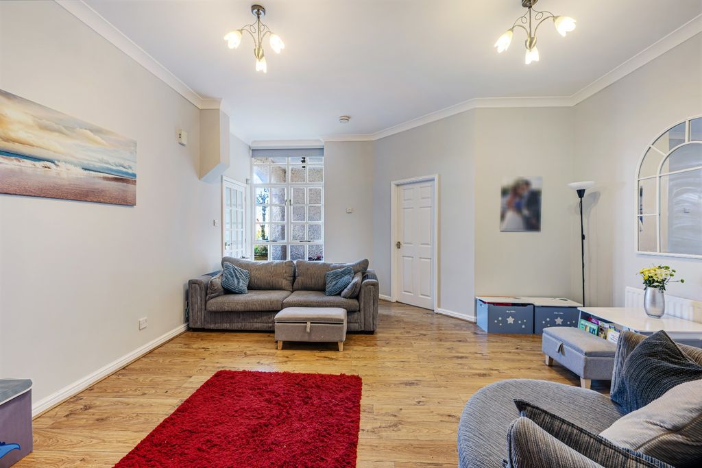 Property photo 3 of 24 3819604