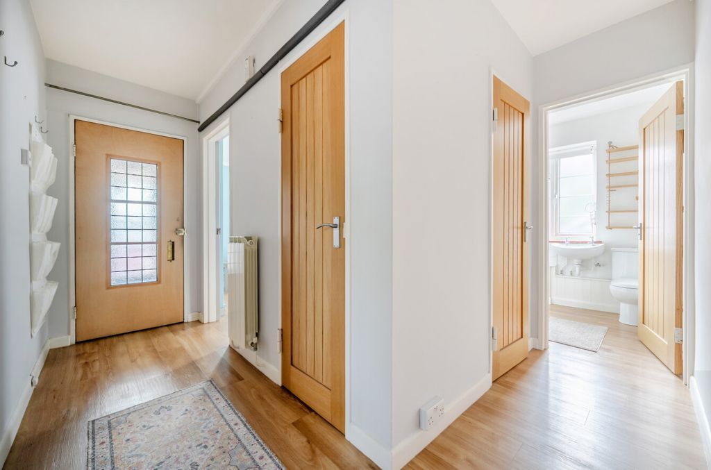 Property photo 2 of 11 1344459-6-68Adce6...
