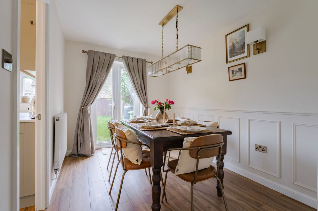 Property photo 2 of 23