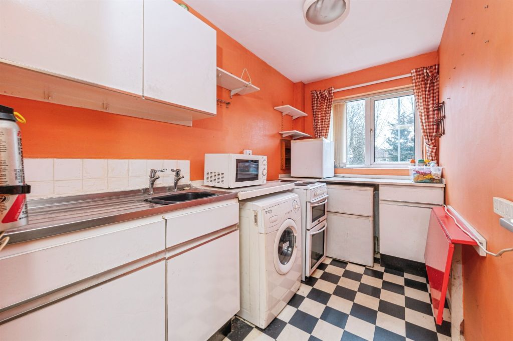 Property photo 2 of 8