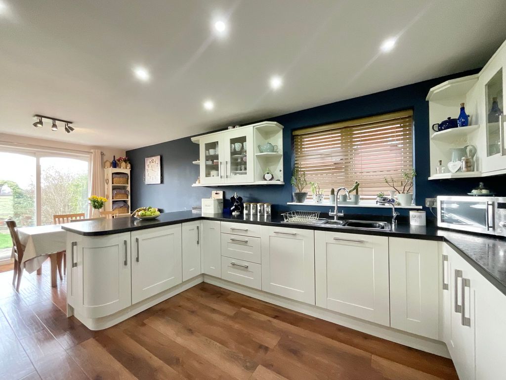 Property photo 3 of 27