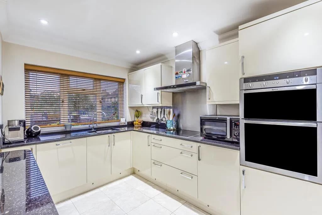 Property photo 3 of 13