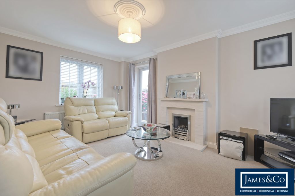 Property photo 2 of 16 88Woodlandsparkdrivel