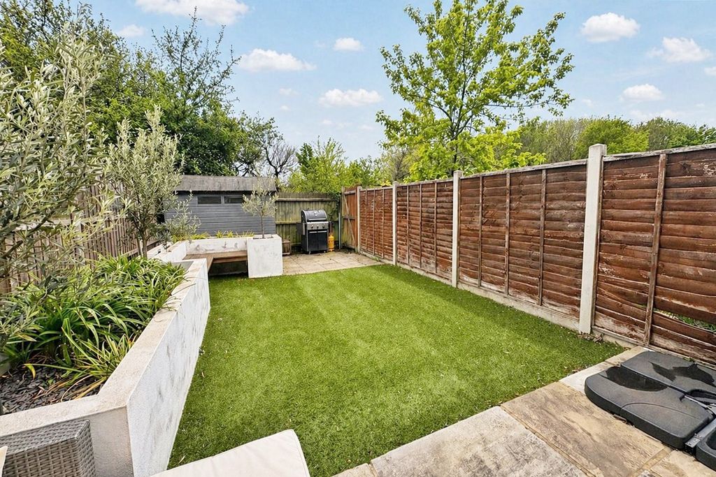 Property photo 2 of 12 5128602