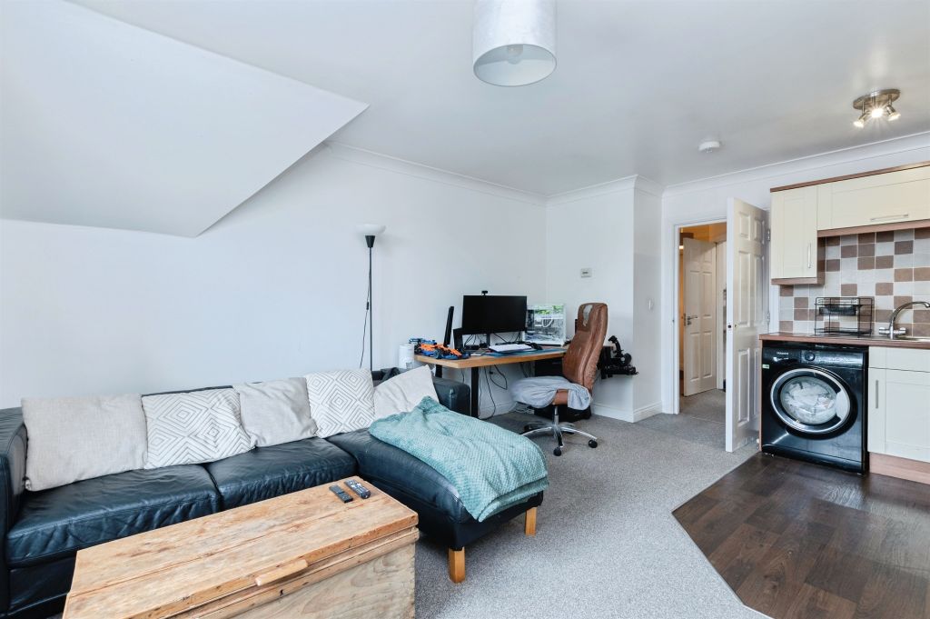Property photo 3 of 13
