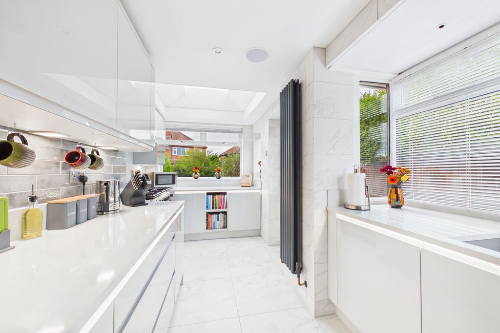 Property photo 2 of 21 Kitchen
