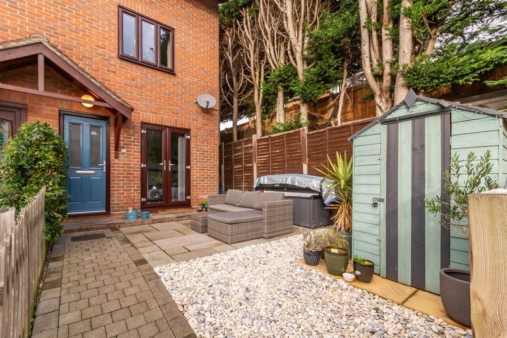 Property photo 1 of 17 Front