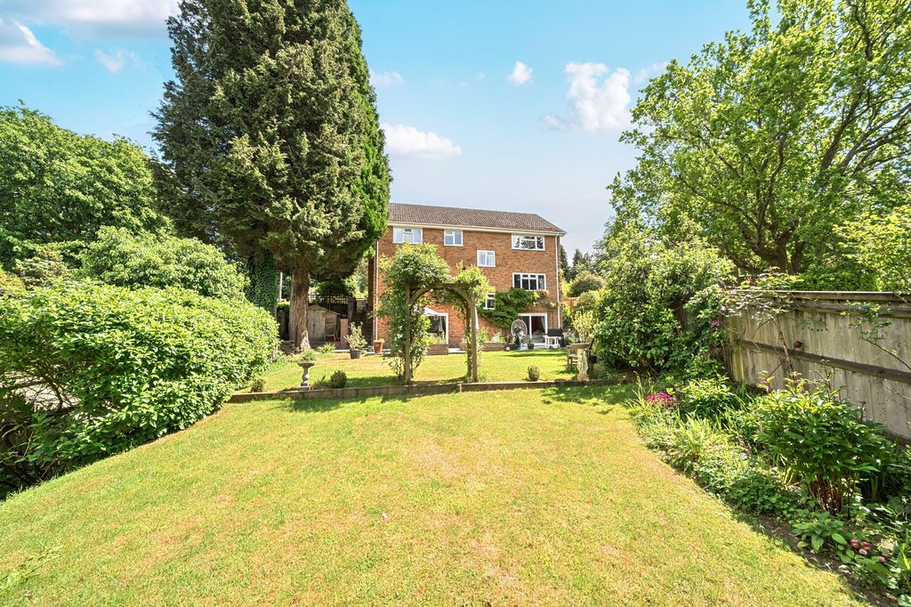 Property photo 2 of 25 2