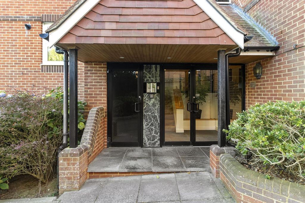 Additional image 30 of 3 bed flat for saleSt. Johns Road, Meads, Eastbourne BN20
