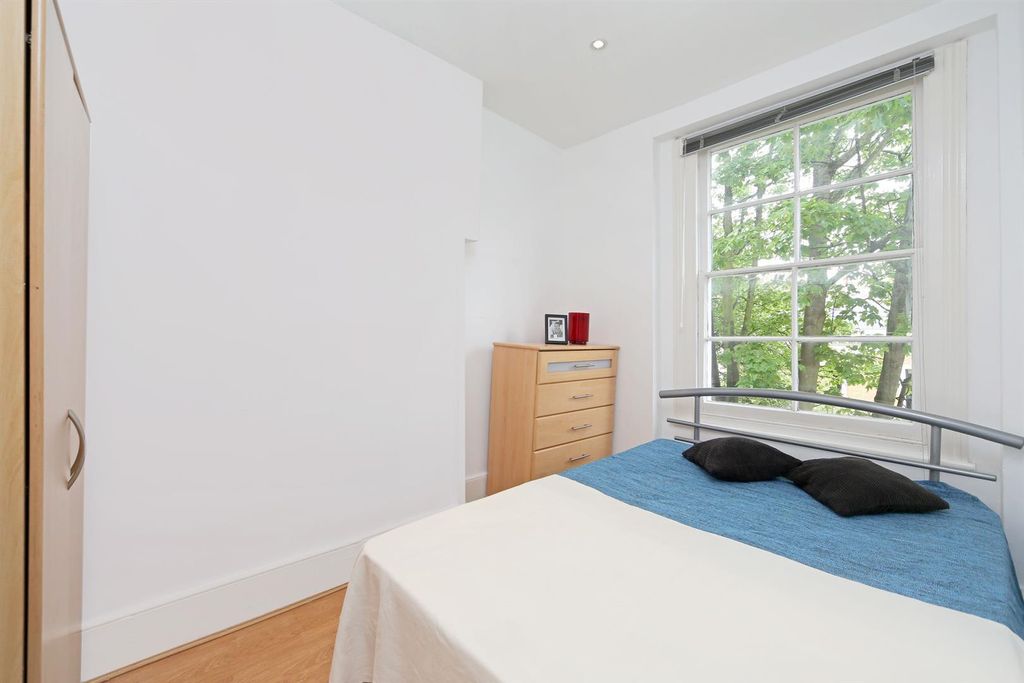 Property photo 2 of 3