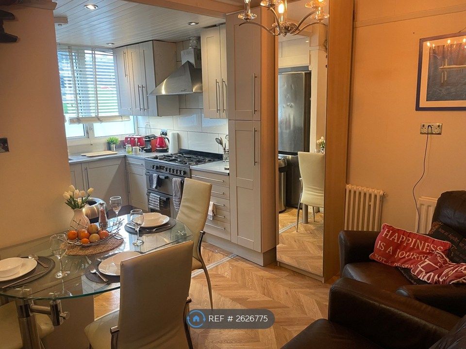 Property photo 3 of 13 Kitchen