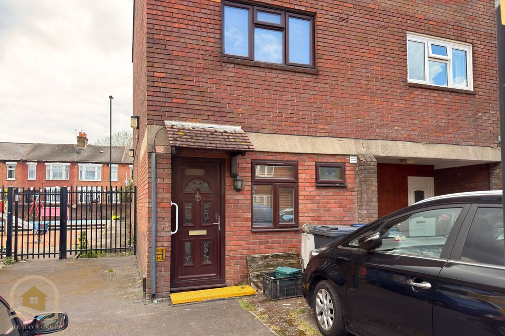 Property photo 2 of 24