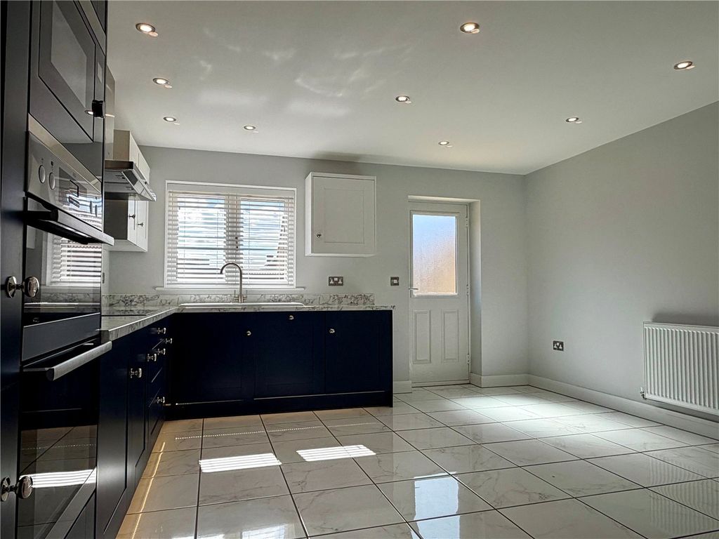 Property photo 3 of 13 Picture No. 10